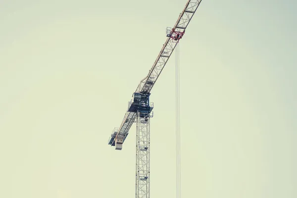 Grúa Construcción Fondo Del Cielo Lugar Construcción Aspecto Vintage —  Fotos de Stock