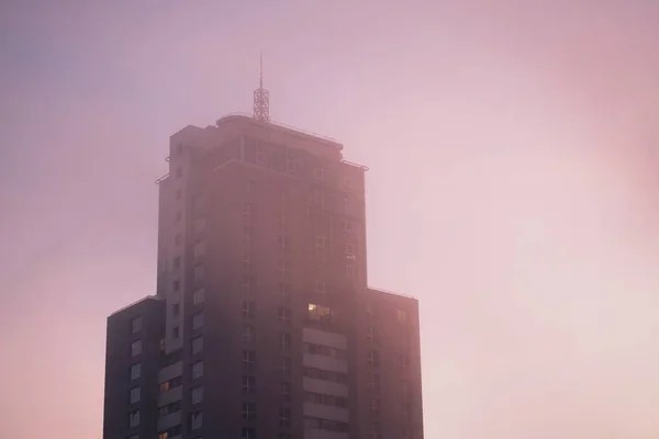 Flervåningshus Tidigt Morgonen — Stockfoto