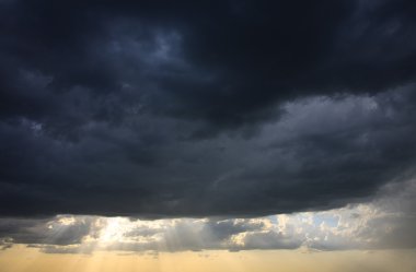 Fırtınalı Gökyüzü