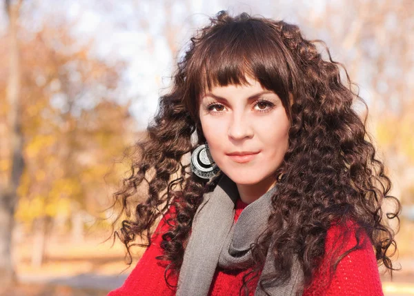 Portrait of a beautiful brunette woman — Stock Photo, Image