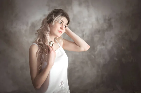 Portrait Young Beautiful Woman Vintage Retro Style Studio — Stock Photo, Image