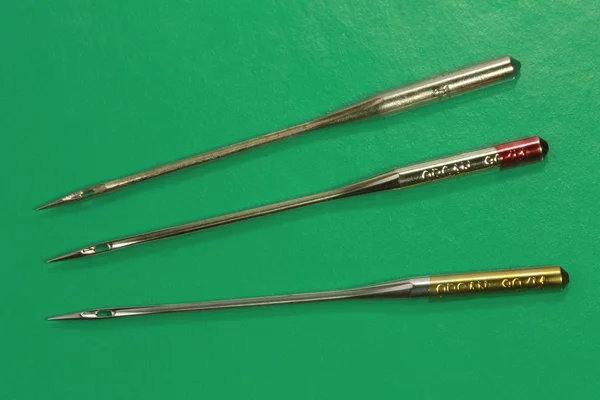 İğne dikiş makinesi