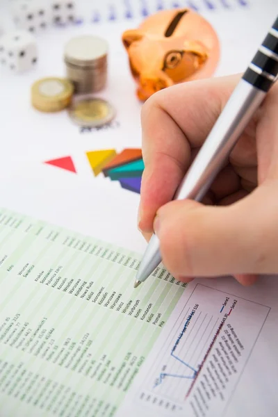 Munten stack, spaarpot, geld besparen samenstelling — Stockfoto