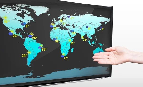 Mano che mostra previsioni meteo sullo schermo TV moderno — Foto Stock