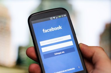 el ile hareket eden app facebook sosyal ağ Smartphone tutarak 