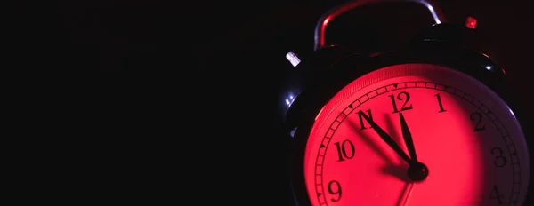 Gece Yarısına Dakika Saatler Zaman Ayarlama Retro Analog Saat Gün — Stok fotoğraf