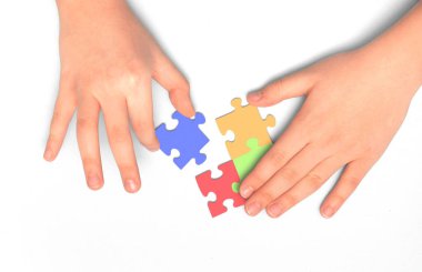 Dünya Otizm Farkındalık Günü. Otizm spektrumunun bir sembolü olarak bulmaca