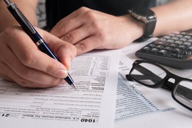 Vergi iadesi kavramı ABD 1040 vergi formunu belirliyor. Yıllık vergi anlaşmaları