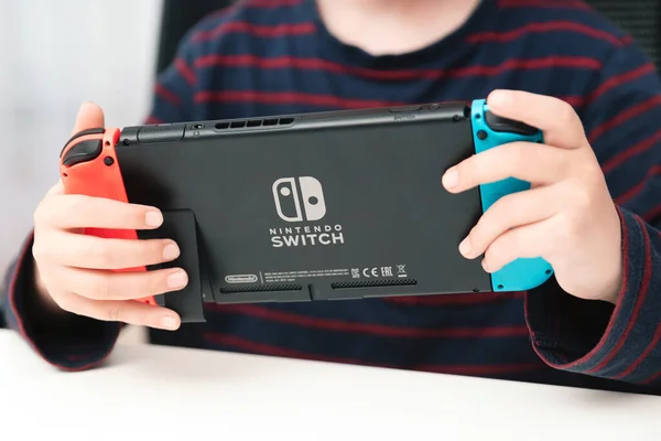 Wroclaw Poland Jan 2022 Boy Plays Nintendo Switch Console 닌텐도 — 스톡 사진