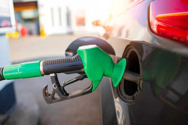 Boquilla Bomba Gas Tanque Combustible Coche Gris Repostaje Del Vehículo — Foto de Stock