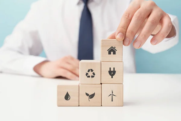 Protección Del Medio Ambiente Energías Renovables Sostenibles Mano Fija Bloques —  Fotos de Stock