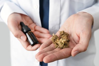 Kenevir ve yağlı doktor. Modern nörolojik tedaviye sahip tıbbi klinik