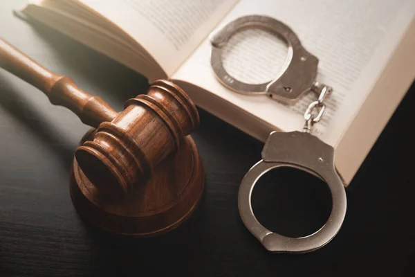 Arrest Concept Metal Handcuffs Judge Gavel Law Justice Concept — Foto Stock