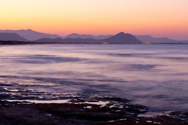 Sahilde gün batımı