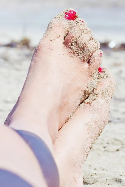 Feet on the beach — Stock Photo, Image