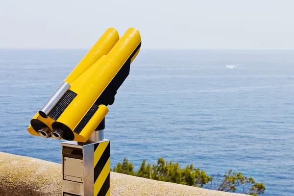 Verrekijker in Middellandse Zee — Stockfoto