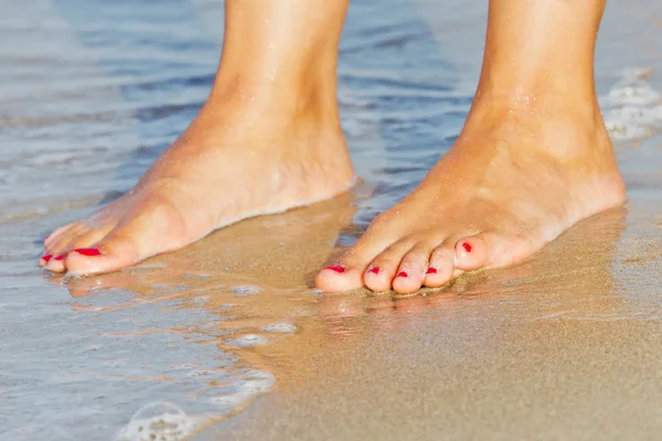 Pieds dans le sable Images De Stock Libres De Droits