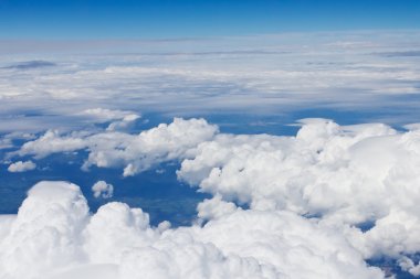 Bulutların üzerinde
