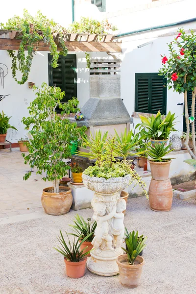 Spanish interior courtyard — Stock Photo, Image