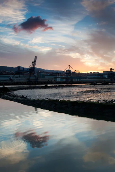 Nervion rivier, erandio, bizkaia, Baskenland, Spanje — Stockfoto