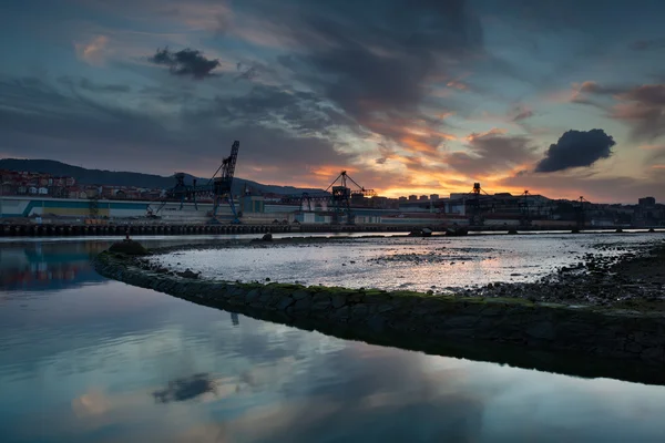 Nervion rivier, erandio, bizkaia, Baskenland, Spanje — Stockfoto