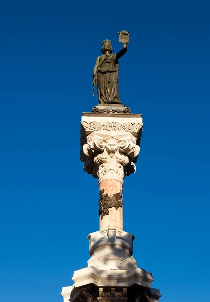 Navarra anıtı, Pamplona, Navarra, İspanya — Stok fotoğraf