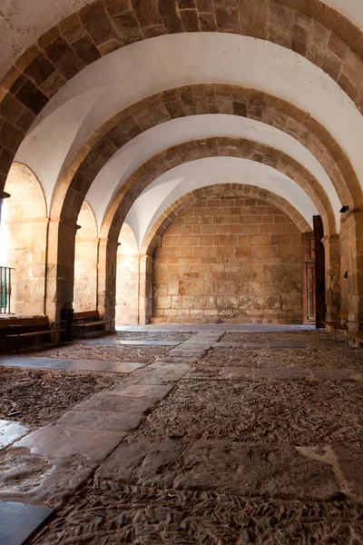 拉里奥哈、 西班牙圣米良 de la cogolla，yuso 修道院 — 图库照片