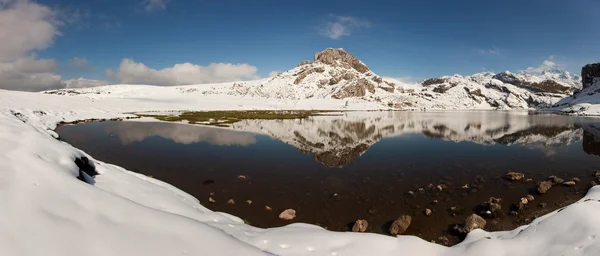 Göl, la ercina, asturias, İspanya — Stok fotoğraf