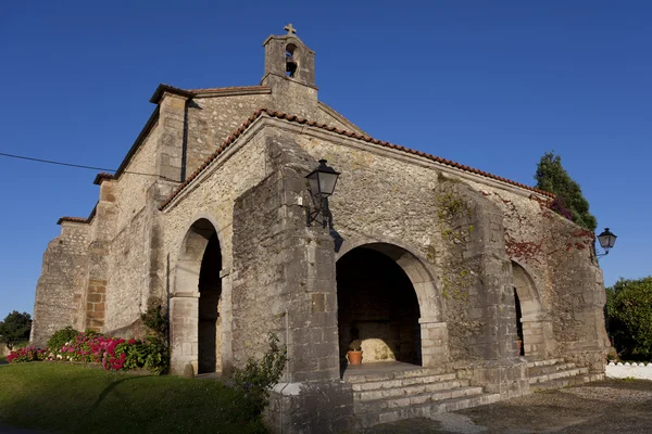 Santuario de San Vicente de la Barquera, Cantabria, España — Foto de Stock
