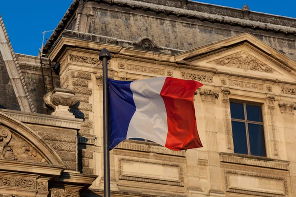 Flag of France, Louvre Museum, Paris, Ile de France, France — Stock Photo, Image