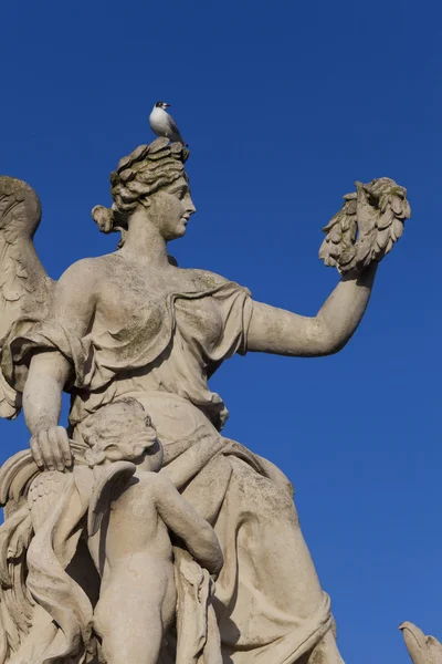Άγαλμα στο κάστρο των Βερσαλλιών, yvelines, Γαλλία — Φωτογραφία Αρχείου