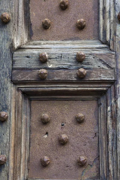 Дверь Палаццо Публико, Сиена, Тоскана, Италия — стоковое фото