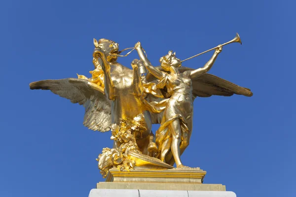 Detalle del puente Alexandre III, París, Ile de France, Francia — Foto de Stock