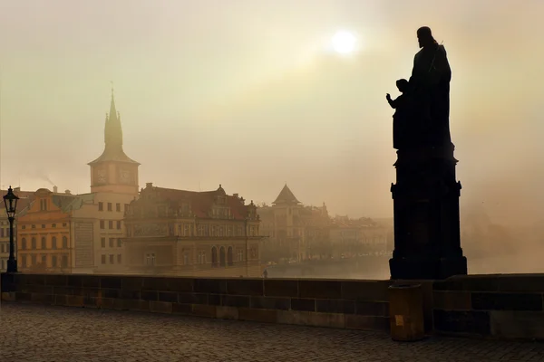 Mystieke ochtend van het oude Praag — Stockfoto