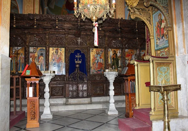 Iconostase van de Grieks-orthodoxe kerk — Stockfoto