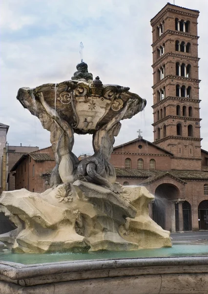 Fountain near the Basilica of Saint Mary in Cosmedin, Rome, Italy — Stok fotoğraf