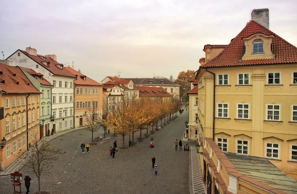 Calle tranquila en la antigua Praga — Foto de Stock