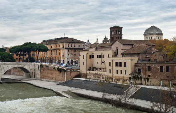 Demning av elven Tiber, Roma – stockfoto