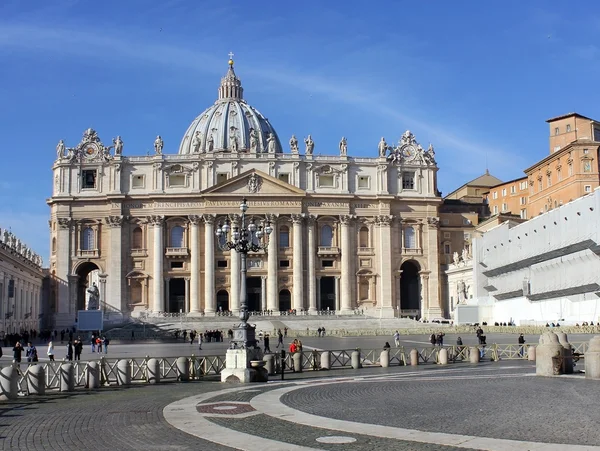 Magnifica facciata della basilica di San Pietro — Foto Stock