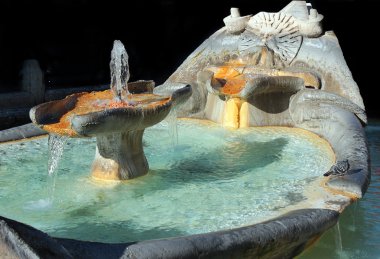 Çeşme eski tekne ile pietro bernini Roma