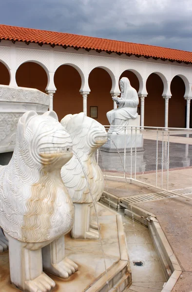 Fuente de Colón, Museo Ralli en Cesarea, Israel — Foto de Stock