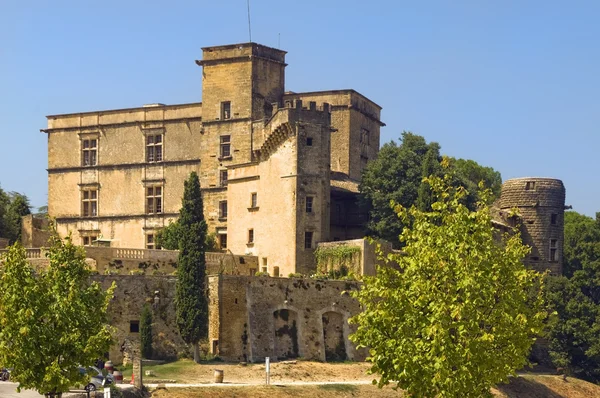 Zamek Lourmarin (chateau de lourmarin), Prowansja, Francja — Zdjęcie stockowe