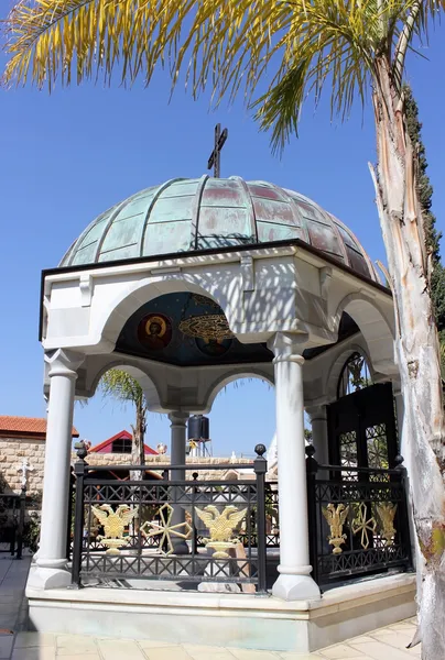 Patio en la iglesia, Caná de Galilea, Israel — Foto de Stock