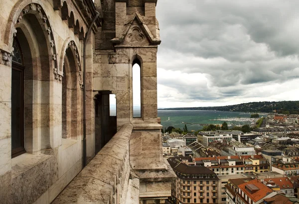 Vista de Ginebra desde la Catedral de San Pedro, Suiza — Foto de Stock