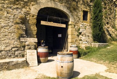 provence, Fransa şarap mahzeninde girişi
