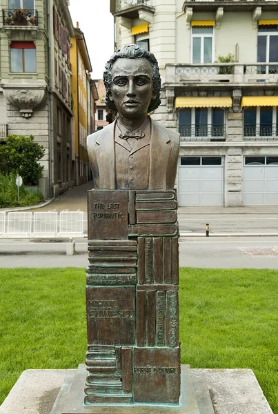 루마니아 시인 미하이 에미네스쿠, 브 베, 스위스 기념물 — 스톡 사진