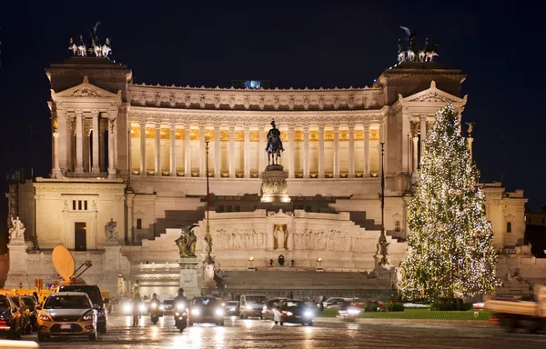 Praça de Veneza em Roma na noite anterior ao Natal — Fotografia de Stock
