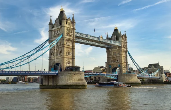 Věž most v Londýně, uk — Stock fotografie