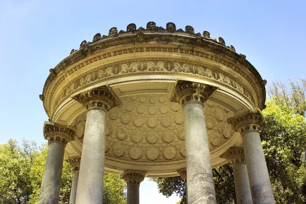 Часть ротонды внутри комплекса Villa Borghese, Рим — стоковое фото