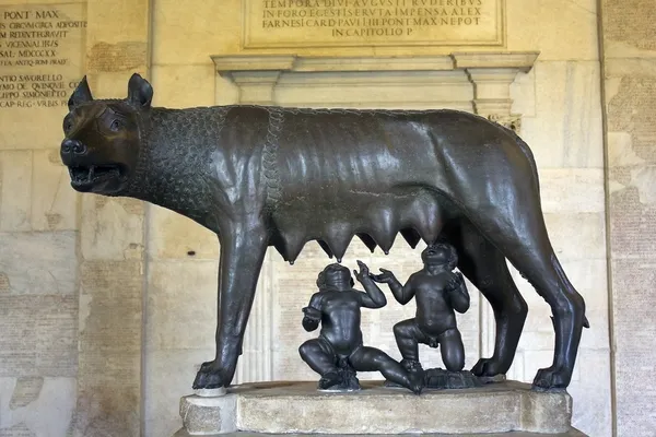 Słynny lupa capitolina, Kapitolu muzeów, Rzym — Zdjęcie stockowe